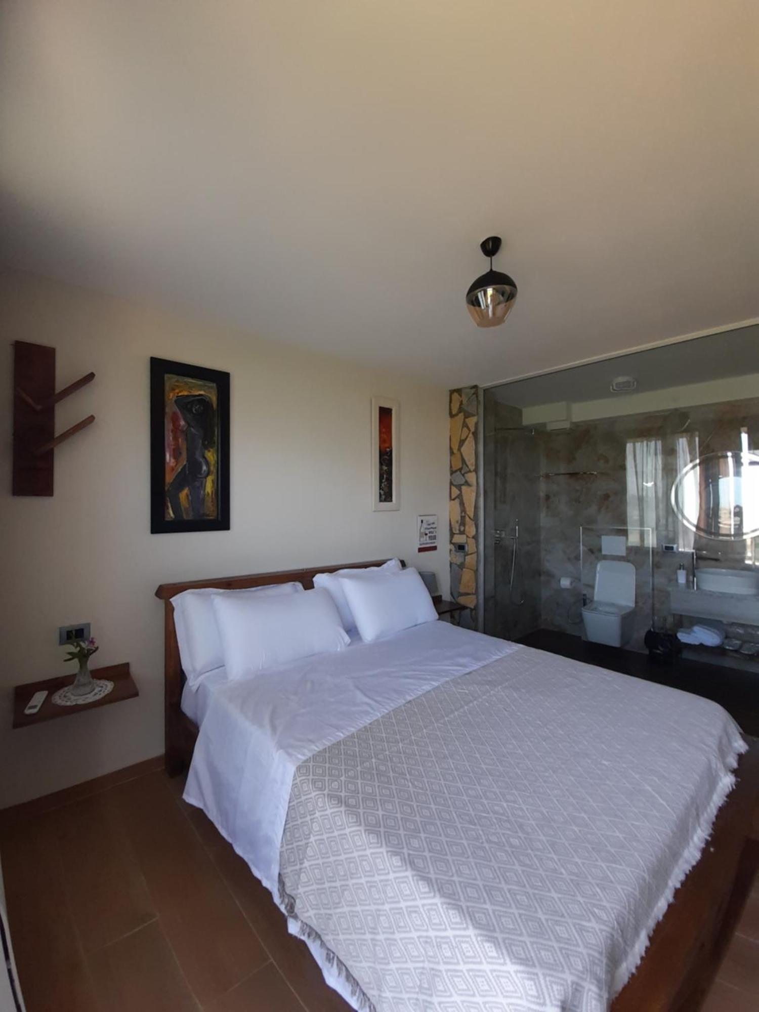 Vila Shehi Guesthouse And Winery Mucaj ภายนอก รูปภาพ