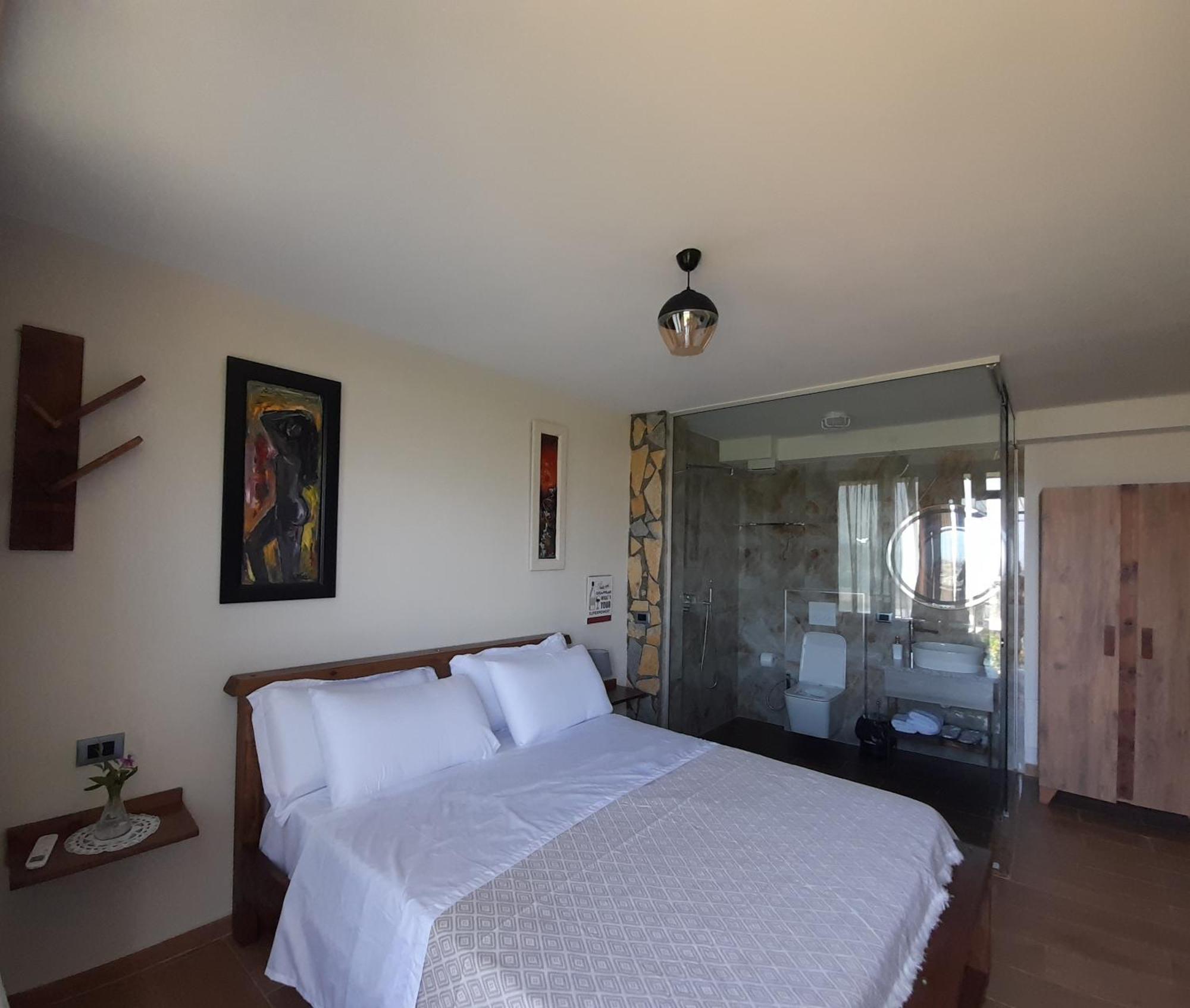 Vila Shehi Guesthouse And Winery Mucaj ภายนอก รูปภาพ