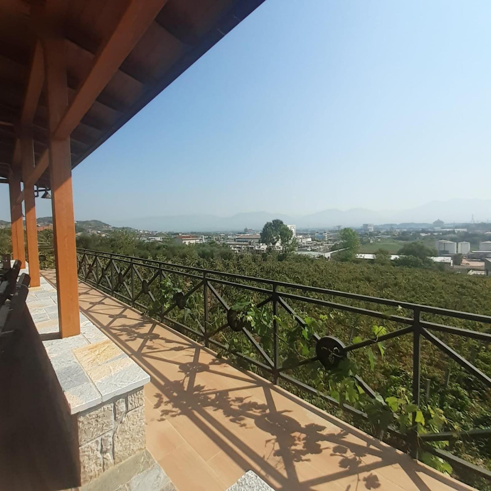 Vila Shehi Guesthouse And Winery Mucaj ภายนอก รูปภาพ