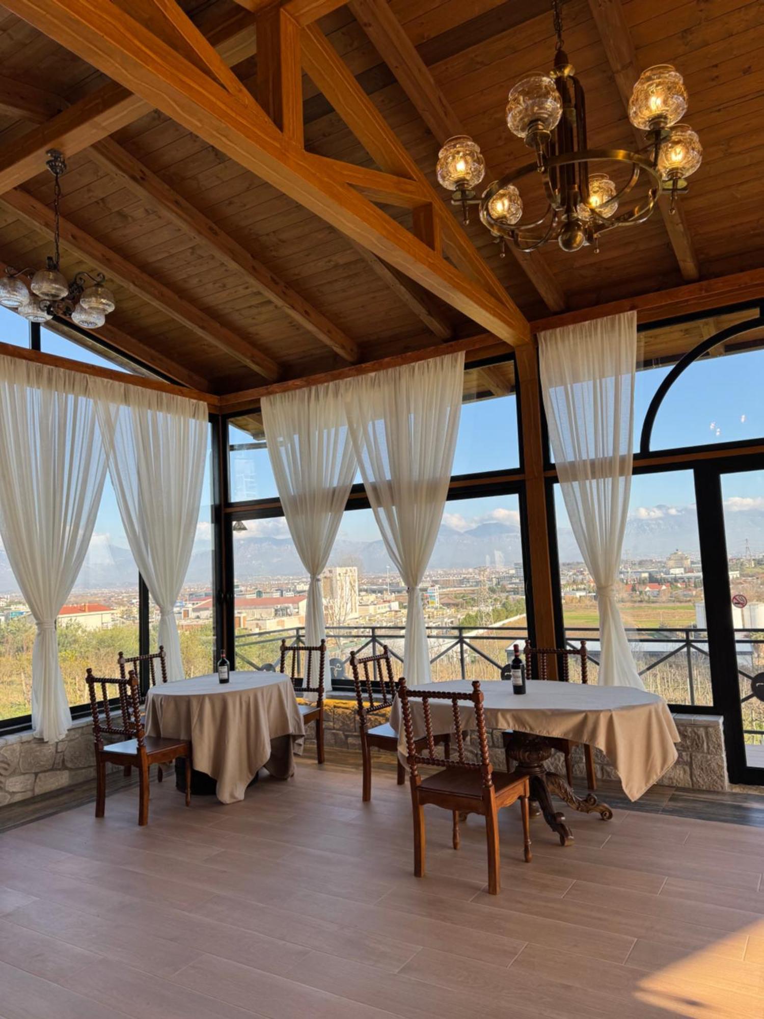 Vila Shehi Guesthouse And Winery Mucaj ภายนอก รูปภาพ