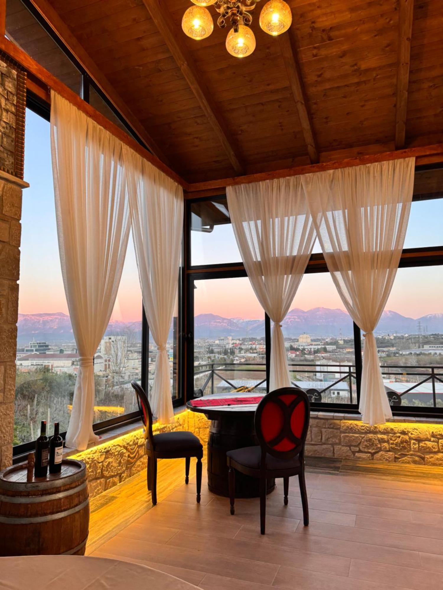 Vila Shehi Guesthouse And Winery Mucaj ภายนอก รูปภาพ